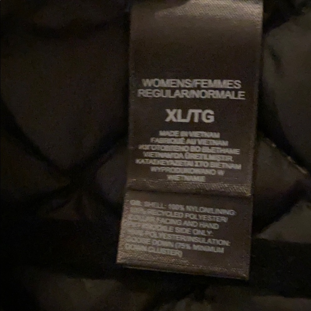 The North Face Quilted Black Snow Jacket - Picture 4 of 5